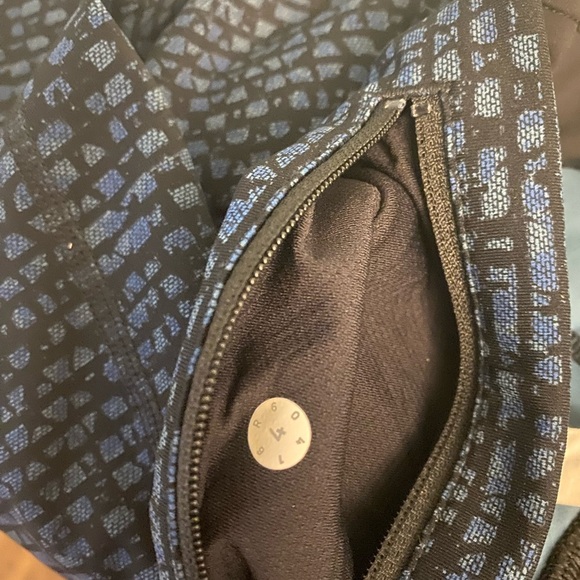 Lululemon Free Runner crop leggings - Picture 12 of 12